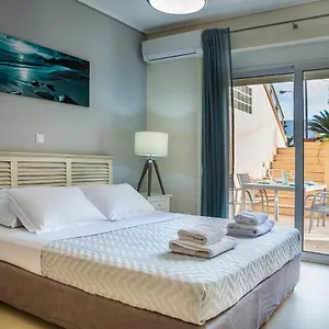 Lilly, With Communal Pool, 10 Meters From Sea Sami (Kefalonia)